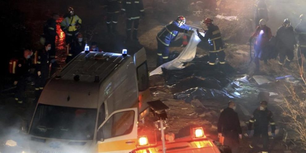 Head−on train crash in Greece kills 36, injures at least 85