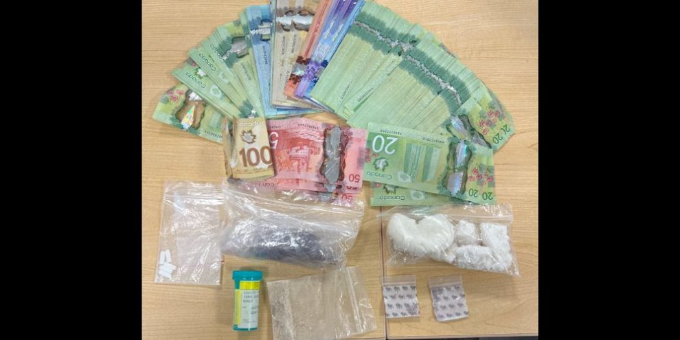 Barrie police seize drugs, money, Toronto man charged