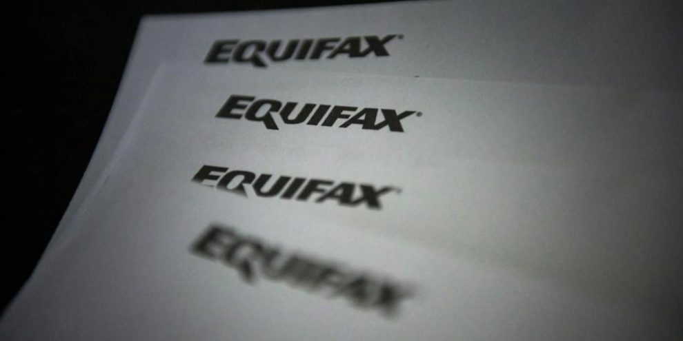 Credit card debt hit all−time high in Q2 as financial pressure builds: Equifax