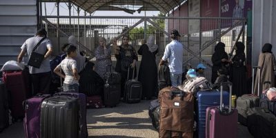 Hundreds of Canadians cross at Rafah on Sunday, but none appear on list for today