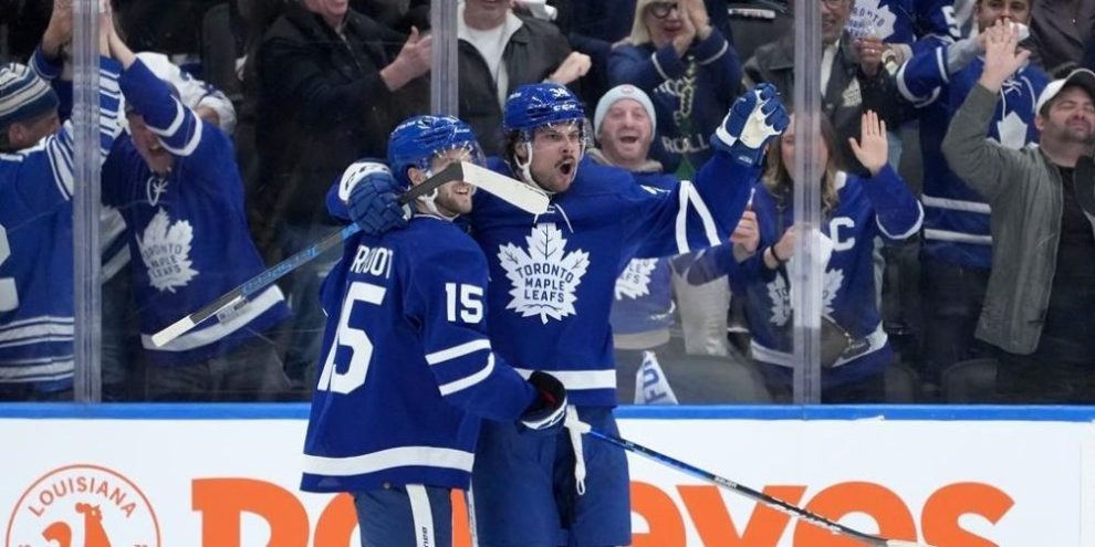 Matthews, Marner lead the way as Maple Leafs thump Lightning 5−0 in Game 1