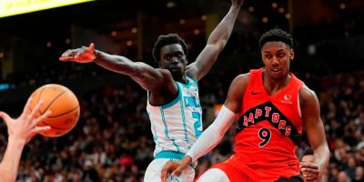 Agbaji helps hurting Raptors get past Hornets 111−106; Poeltl hurt in game