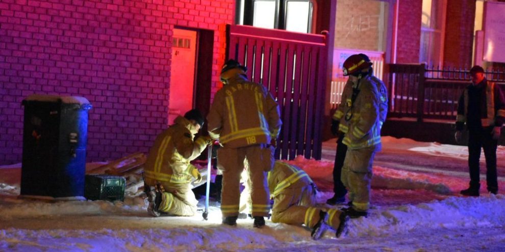 Man hurt after falling into open maintenance hole in downtown Barrie