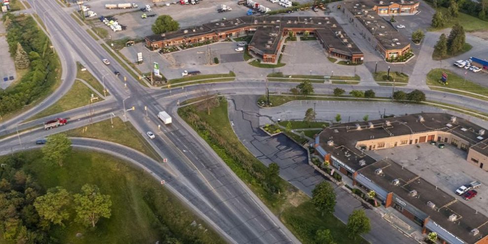 Traffic Trouble: Cedar Pointe Drive in Barrie to be closed at Dunlop Street until mid-August