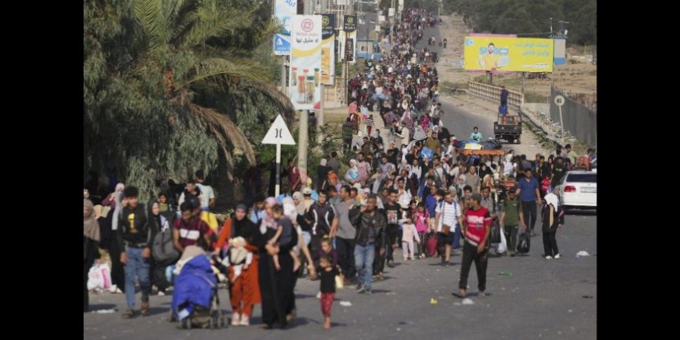 Israel Gaza exodus - AP