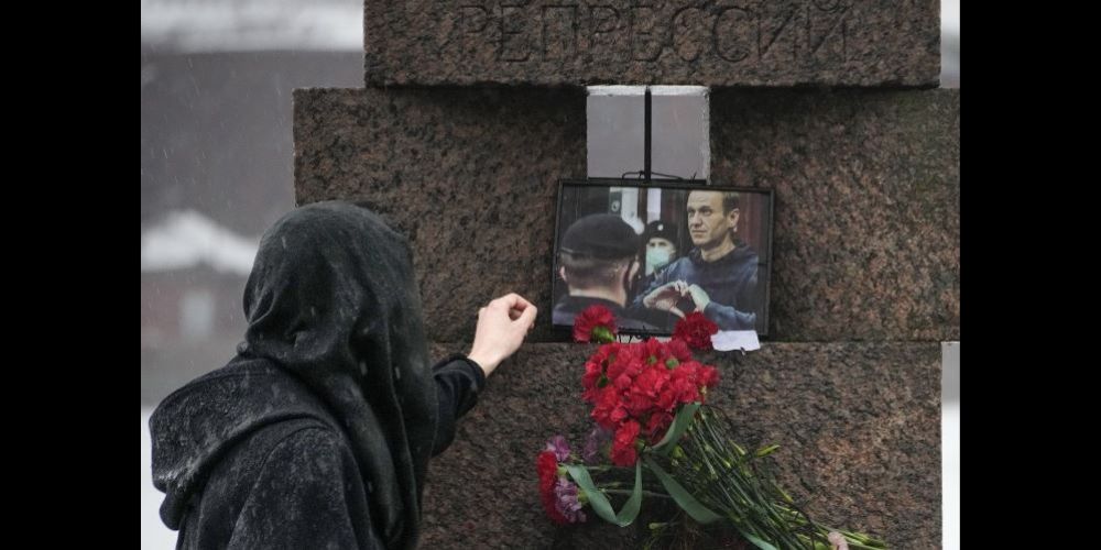 Kremlin Foe Alexei Navalny's Team Confirms His Death And Demands His ...