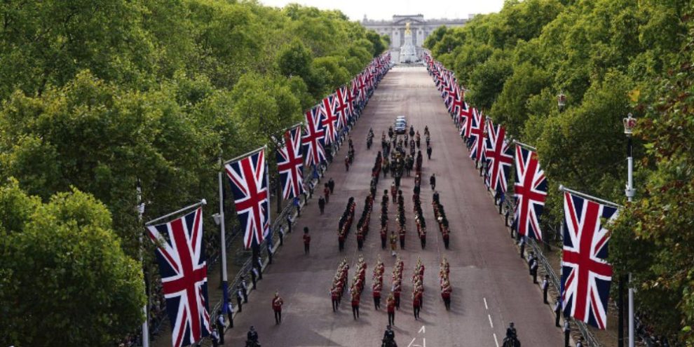 Queen Elizabeth Procession - AP