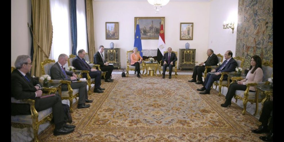 In this photo provided by Egypt's presidency media office, Egyptian President Abdel-Fattah el-Sissi, centre right, meets European Commission president Ursula Von der Leyen, centre left, and her delegations at the Presidential Palace in Cairo, Egypt, Sunday, March 17, 2024. (Egyptian Presidency Media Office via AP)