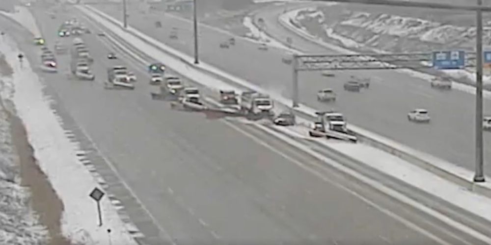 (VIDEO) Driver slams into snow plow on Highway 407 Barrie 360