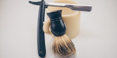 shave, razors via pexels-josh-sorenson