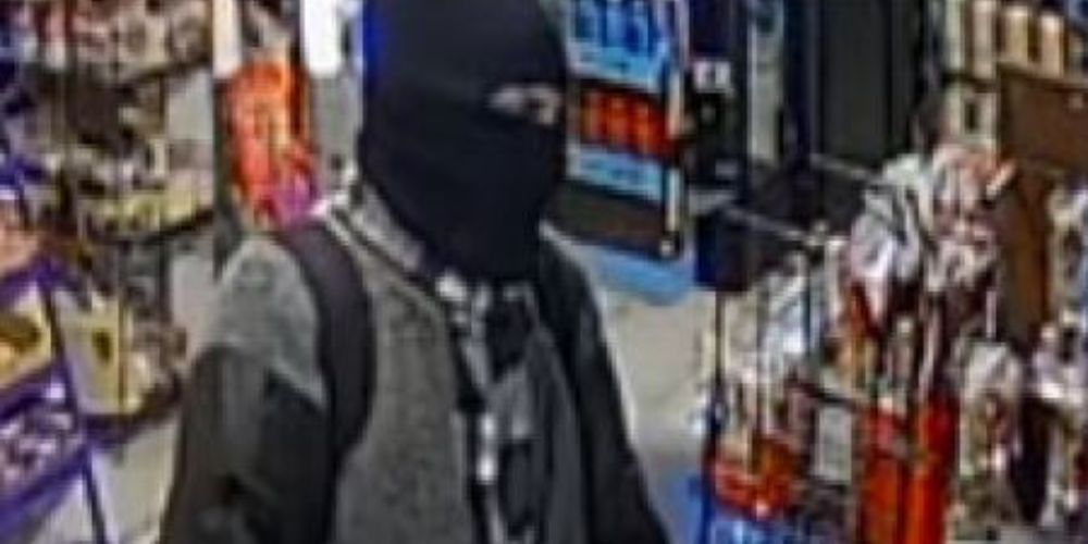 OPP seek suspect in Angus convenience store robbery | Barrie 360
