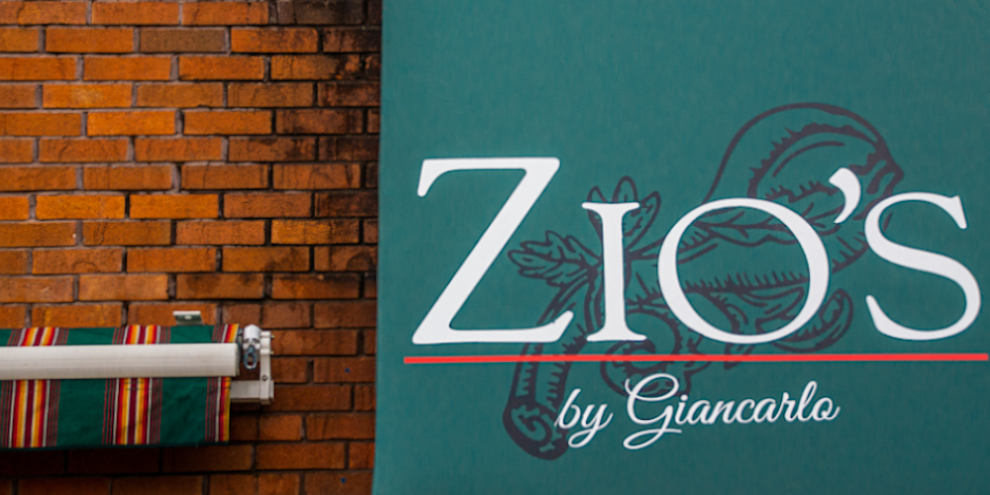 Zio's Italian Restaurant Logo