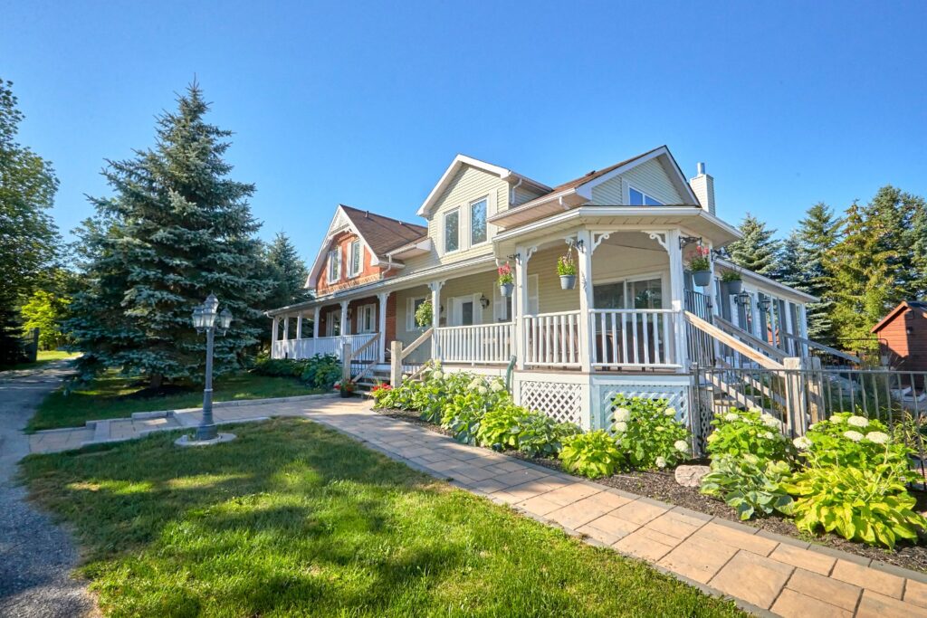 Home Of The Week 2596 Highway 26 Minesing Barrie 360   1 2596 Highway 26 Main Breb Edited 2 1024x683 1 