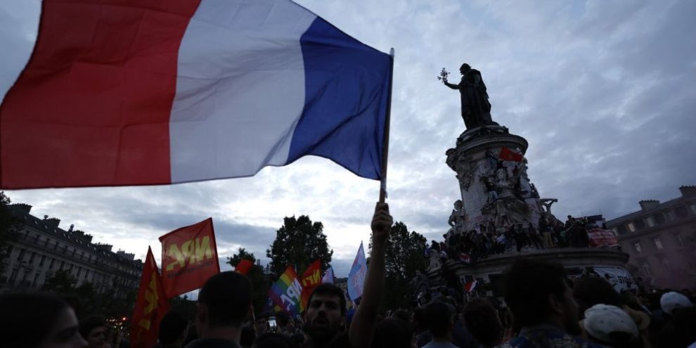 French vote splits among left, center and far-right. With no majority, political paralysis threatens