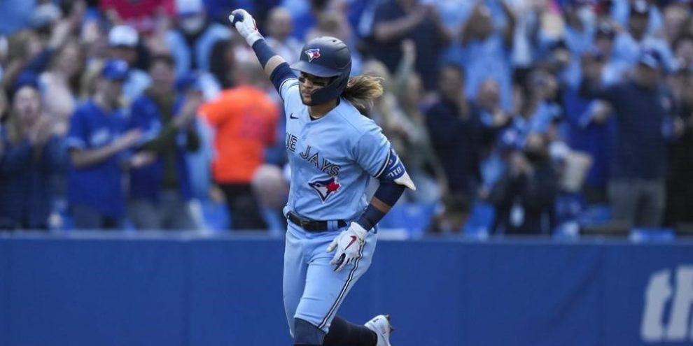Bichette and Chapman’s home runs lift Blue Jays over Mariners 6−2