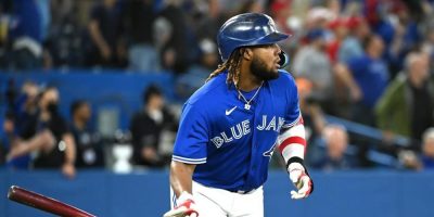 Jays hit three homers but Ryu leaves early with forearm issue in 7−3 win over ChiSox