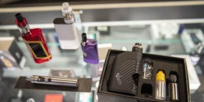 Vaping Canada Government - CP