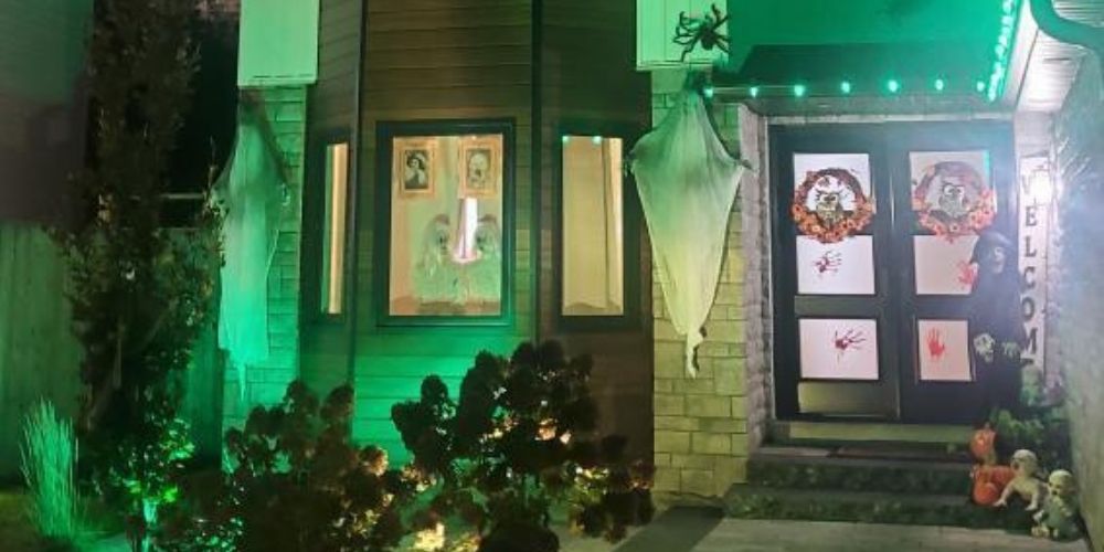 A house in Innisfil decorated for Halloween