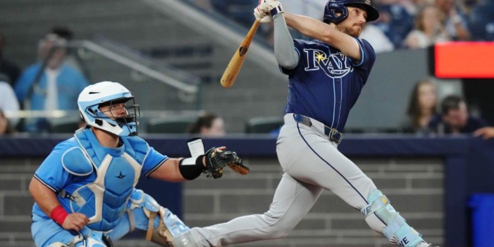 Jays sting Rays 6-3 with a four-run eighth inning