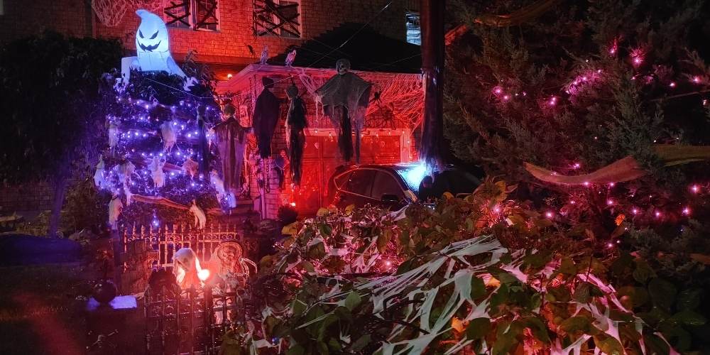 Haunted yard in Barrie for Halloween