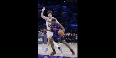 LeBron James gets 2nd straight triple-double as Lakers dunk Raptors 123-103