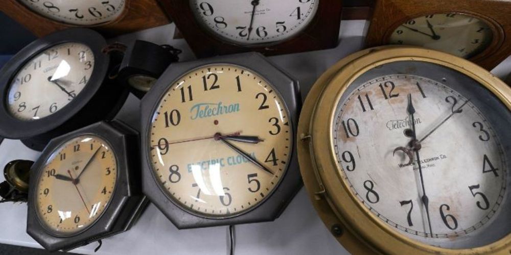 Clocks fall back an hour as daylight time ends for much of Canada