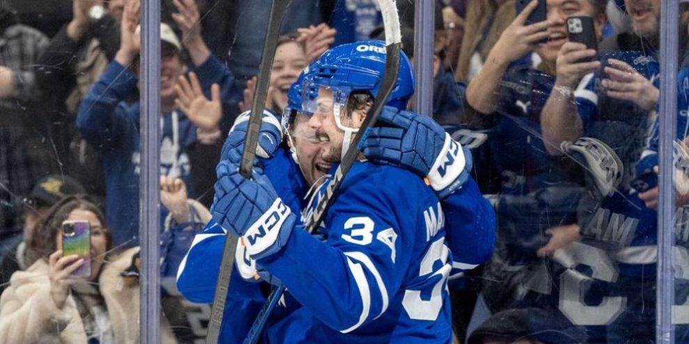 Defenceman McCabe injured in fight in Maple Leafs' 3-2 overtime win over Flyers