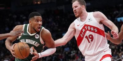 Lillard paces Bucks in 128-104 win over struggling Raptors