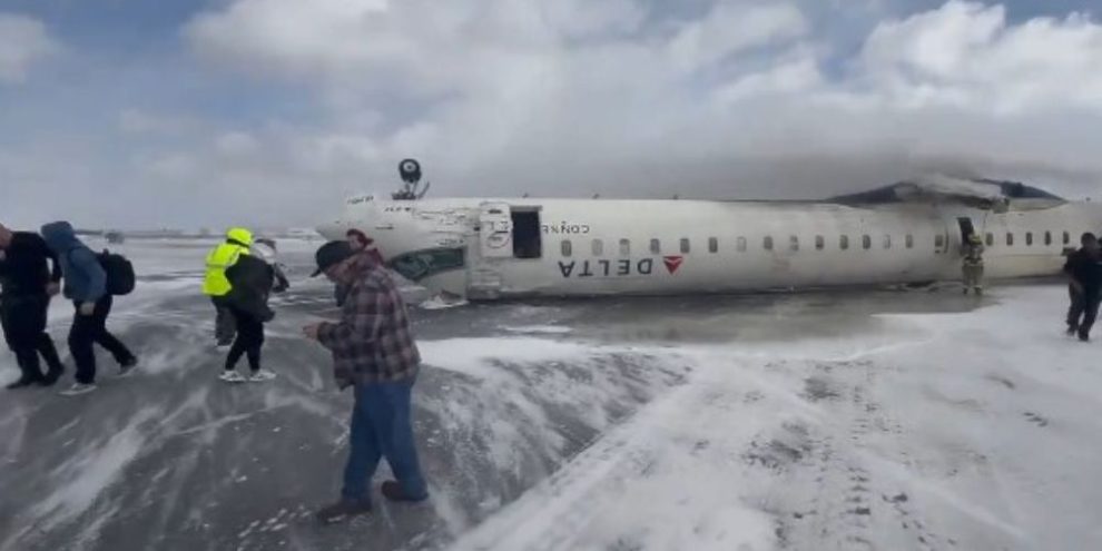 Police responding to report of plane crash at Toronto Pearson Airport