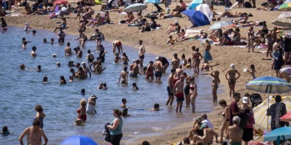 Half of world's population endured extra month of extreme in the last year