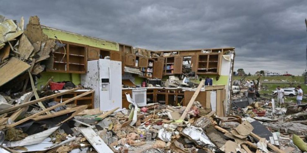 More severe weather pummels the central US as thousands recover from deadly tornadoes