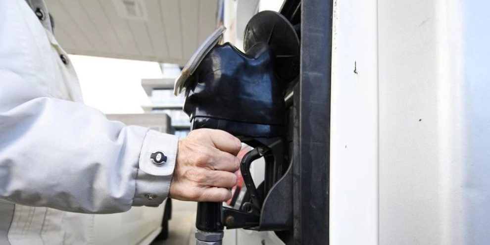 Inflation slows sharply to 1.7% in April as consumer carbon price ends