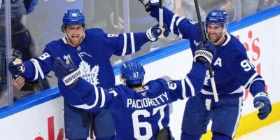 Nylander powers Leafs over Panthers in Game 1; Toronto loses Stolarz to injury