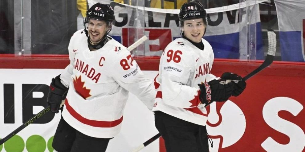 Sidney Crosby and Macklin Celebrini