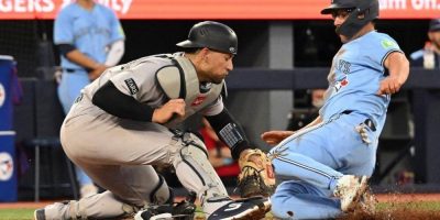 Old school baseball carries Blue Jays past Yankees and to the top of the AL East