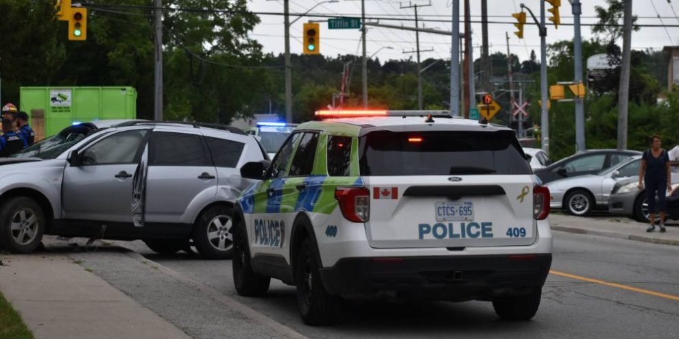 Barrie police - crash - drugs