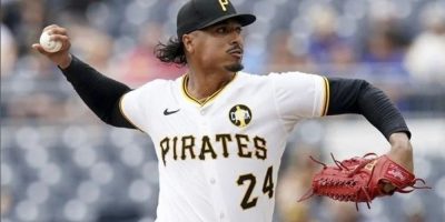 Oviedo earns 1st major league win since 2023 as Pirates beat Blue Jays 2-1 to take the series