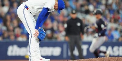 Jays closer Hoffman gives up two homers, blows save opportunity in 7-5 loss to Twins