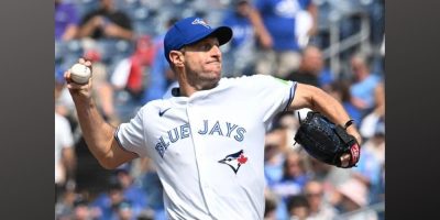 Scherzer outduels Boyd as Blue Jays edge Cubs 2-1