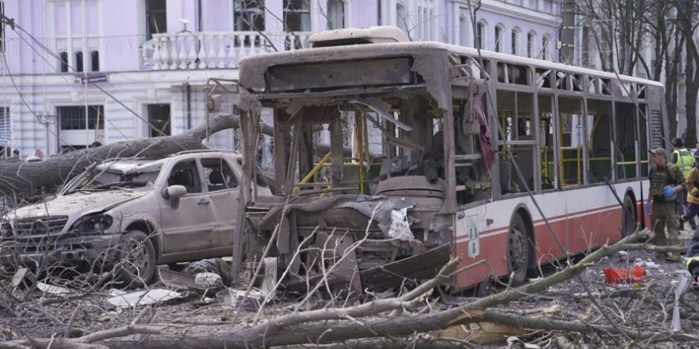 AP - Ukrainian damage Russian missile attack