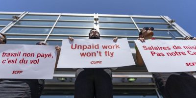 CP - Air Canada picketing MTL