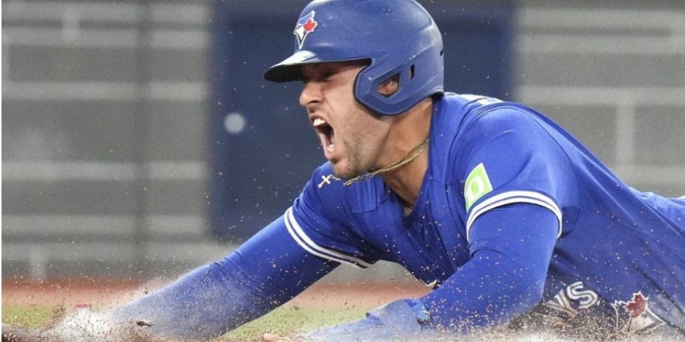 Barger keys three-run eighth inning as Blue Jays come back for 9-8 win over Twins
