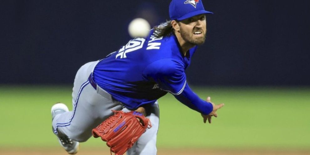 Chandler Simpson robs a homer and drives in go-ahead run as Rays beat Blue Jays 2-1