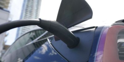 Carney delays electric vehicle sales mandate by one year, launches cost review