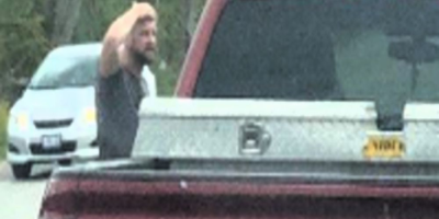 2 pick-up trucks collide in Innisfil, driver of one of them decides not to stick around