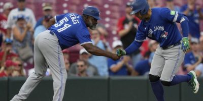 Blue Jays tie season-high with five homers in 13-9 win over Reds