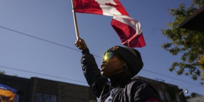 Canada Post tables new offers to striking postal workers