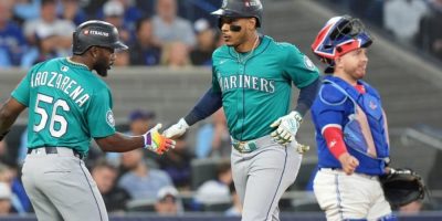 Mariners beat Blue Jays 10-3 to take 2-0 lead in AL Championship Series
