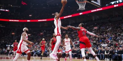 Durant's 31 points leads bigger Rockets past Poeltl-less Raptors 139-121
