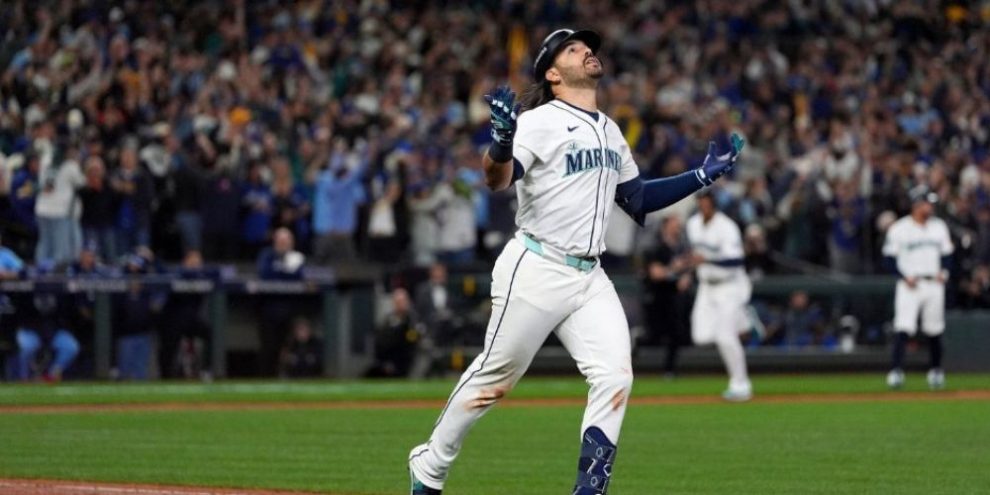 Mariners a win from first World Series, beat Blue Jays behind Suárez's grand slam for 3-2 ALCS lead